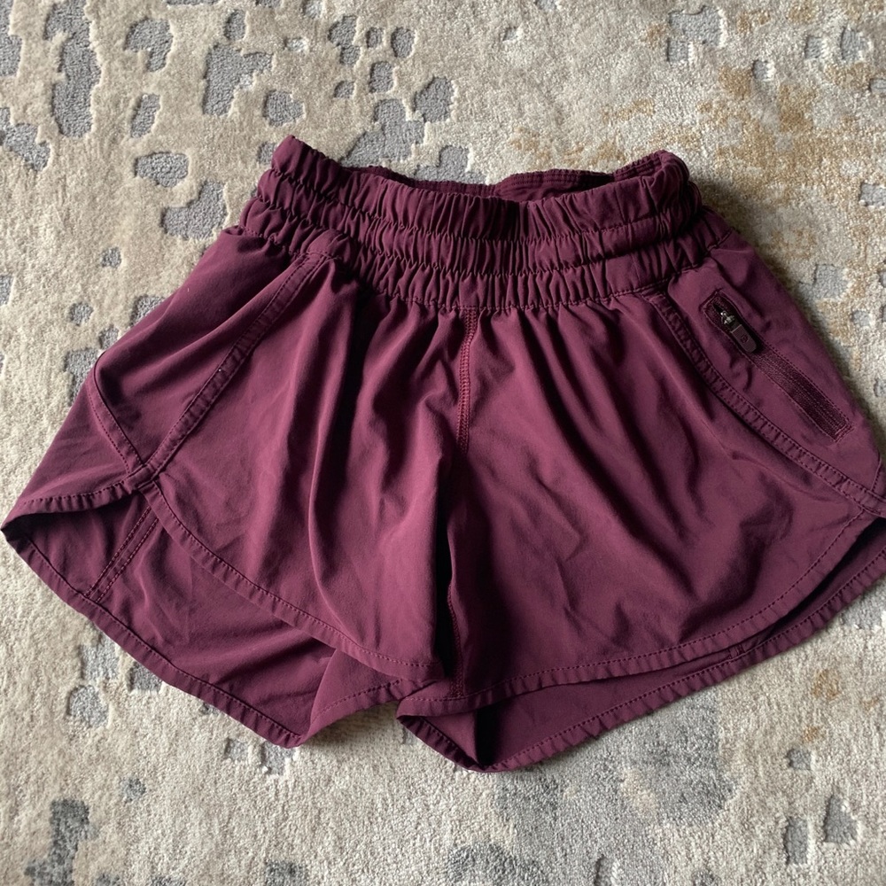 Lululemon Tracker Short V 4 inches